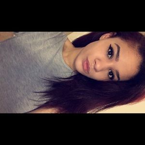 Meet your Posher, Alexia